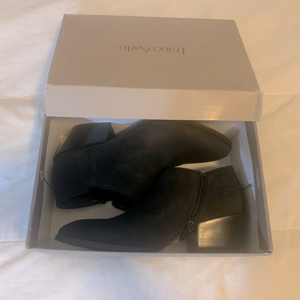 NWT Women’s Franco Sarto Sleek Black Ankle Booties (never worn)